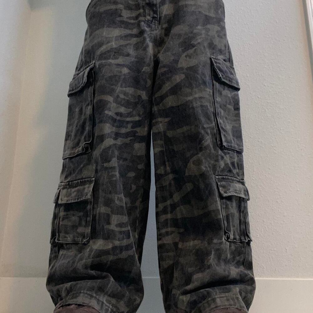 Y2K Baggy Green Camo Cargo Pants 33x32 | High-Quality | Quick Shipping